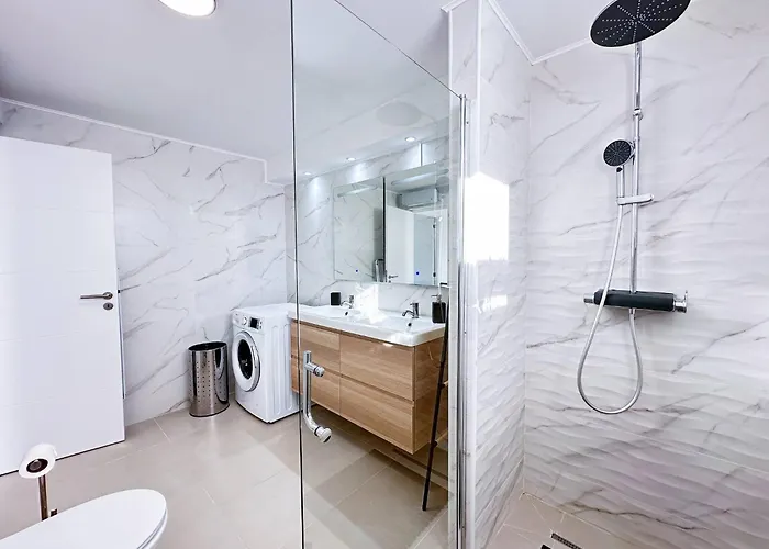 Будинок відпочинку Windmill Hill Cozy Townhouse By Becherish