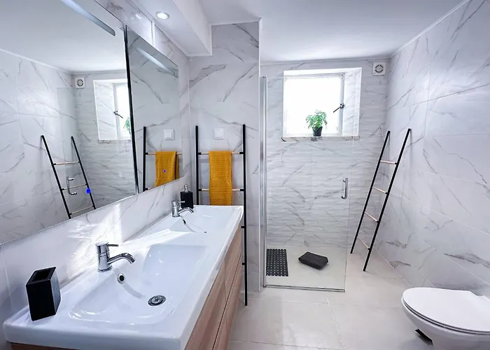 Будинок відпочинку Windmill Hill Cozy Townhouse By Becherish *