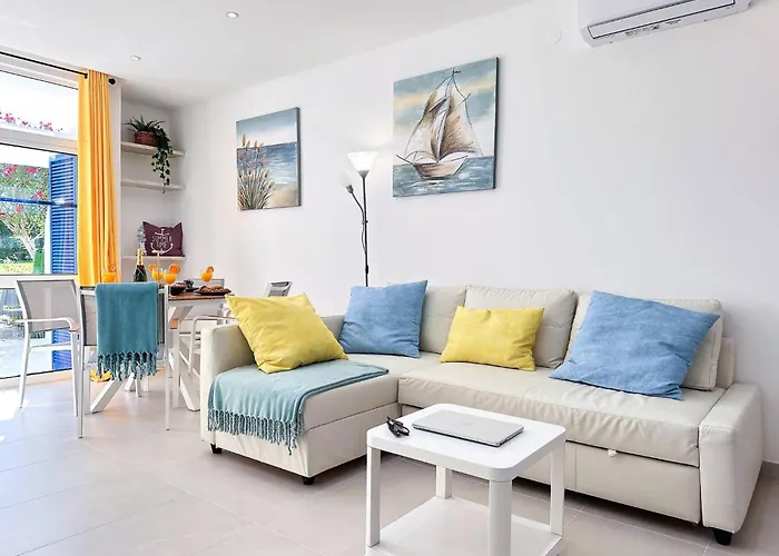 Будинок відпочинку Windmill Hill Cozy Townhouse By Becherish