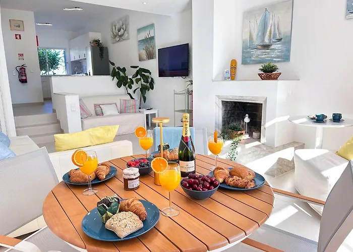 Windmill Hill Cozy Townhouse By Becherish Nyaraló