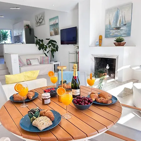 Windmill Hill Cozy Townhouse By Becherish Tatil Evi