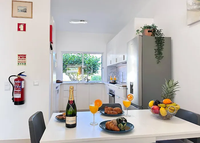 Windmill Hill Cozy Townhouse By Becherish 阿尔布费拉