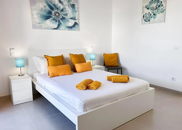 Windmill Hill Cozy Townhouse By Becherish *