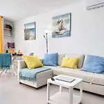 Nyaraló Windmill Hill Cozy Townhouse By Becherish